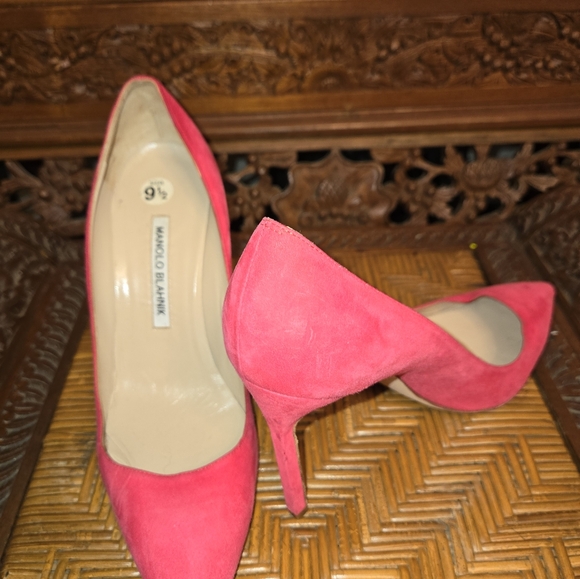 Fabulous Bright Pink Monolo Blahnik Pumps - Picture 3 of 5